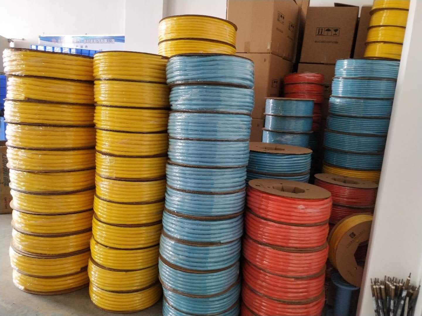 彩色開口自卷式套管大量生產(chǎn)中歡迎下單！
