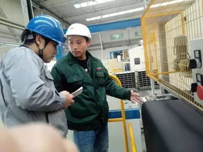 軟飾車間邀請吸覆機廠家到廠指導(dǎo)，助力技術(shù)推廣與效率提升